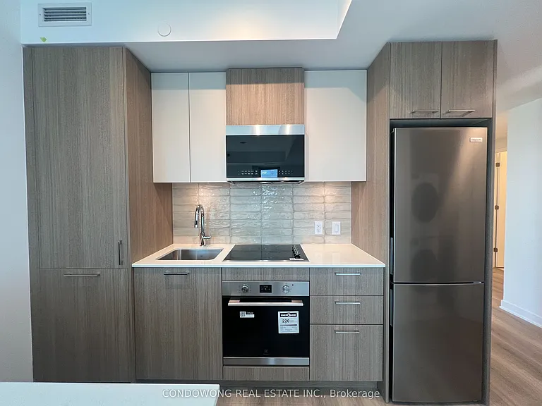 10 Oak St #2203 — Photo 3