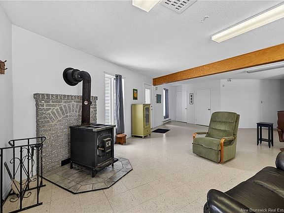 2nd image of 15 Benjamin Portage Rd N