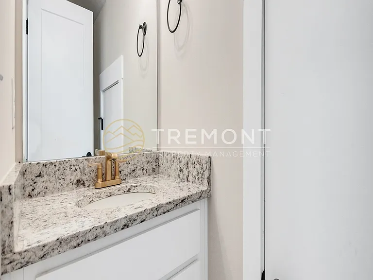 1224 J Andrews Pl — Photo 3