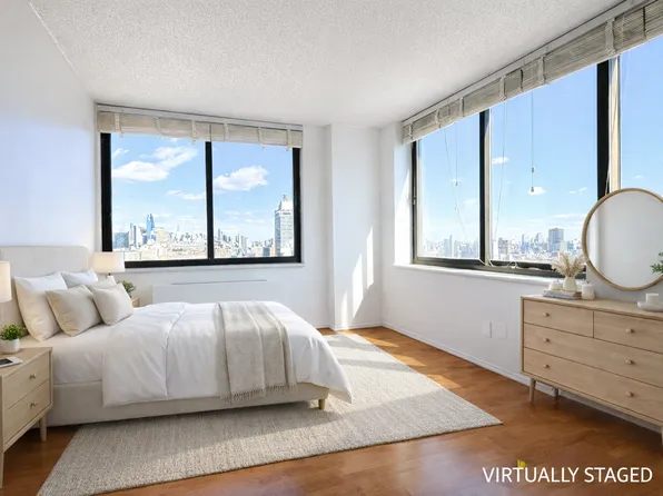 376 Broadway image 1 of 7