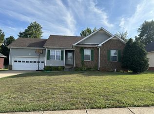 336 Preakness Cir, Pleasant View, TN 37146