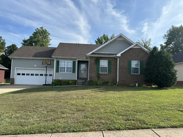 336 Preakness Cir, Pleasant View, TN 37146