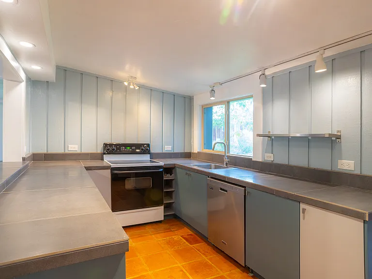 Newly Remodeled Kitchen, All New Cabinetry