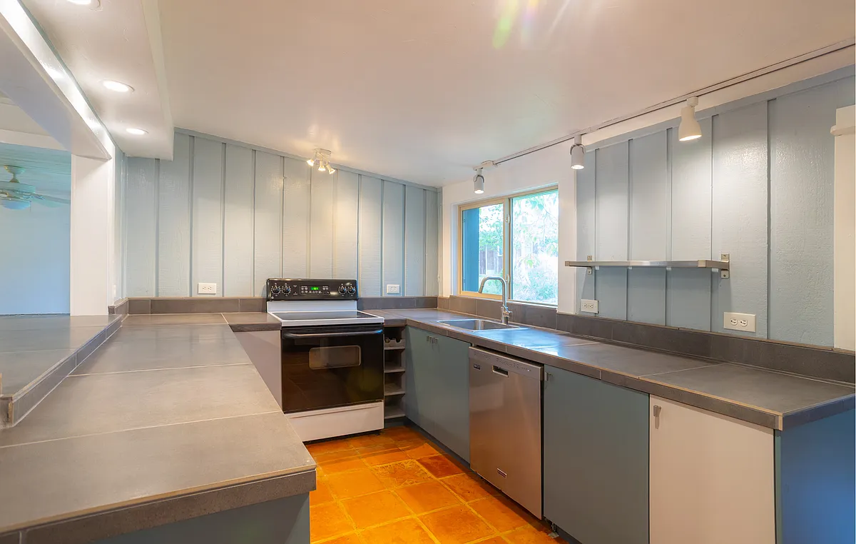 Newly Remodeled Kitchen, All New Cabinetry - 4912 Ranch Road 165