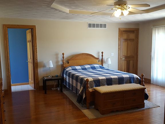 17x17 Master Bedroom