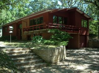 1557 Plymouth Rd, Mason City, IA 50401