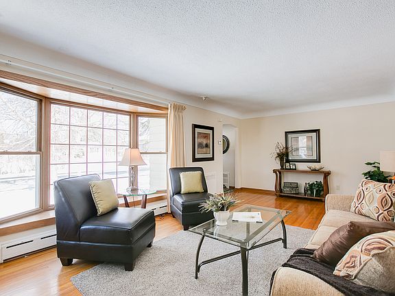 4th image of 1270 Garden Ave