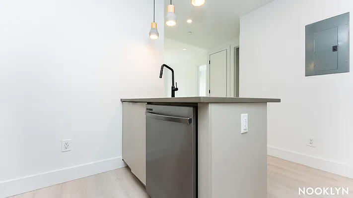 Rented by Nooklyn NYC LLC | media 52
