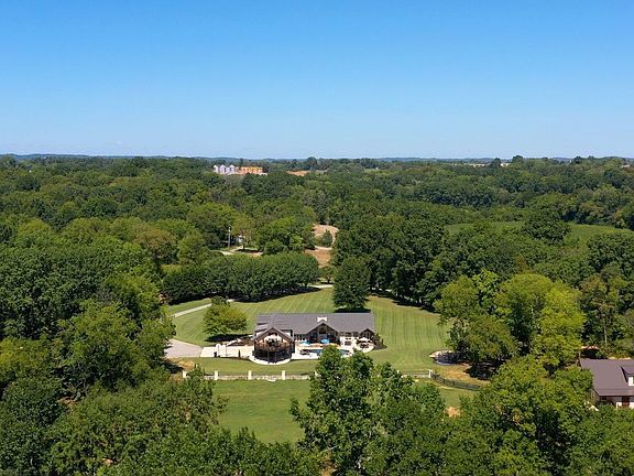 8th image of 2622 Poplar Knoll Dr