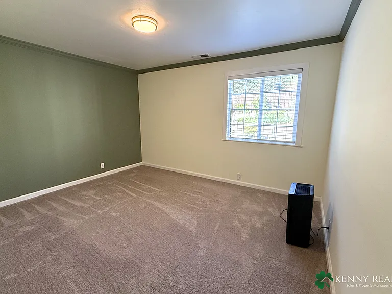 925 Newman Dr — Photo 11