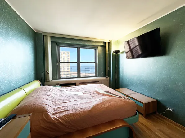 601 Surf Avenue image 9 of 23