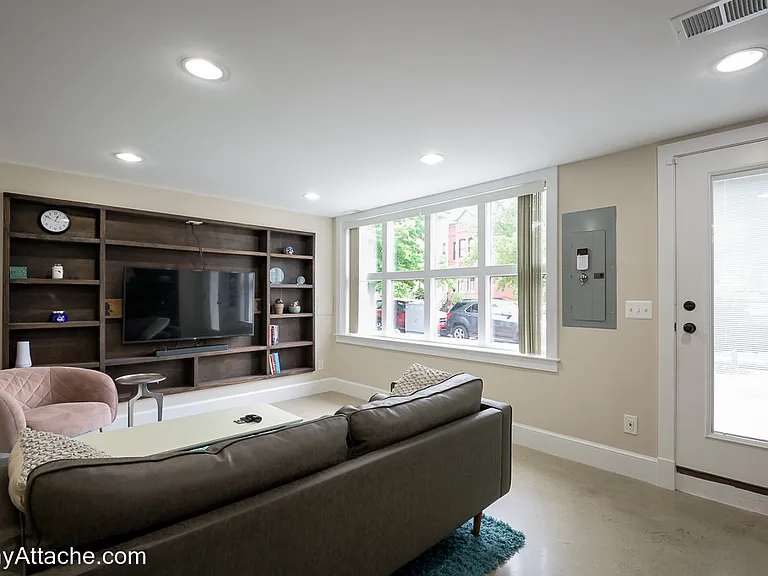 717 F St NE — Photo 6