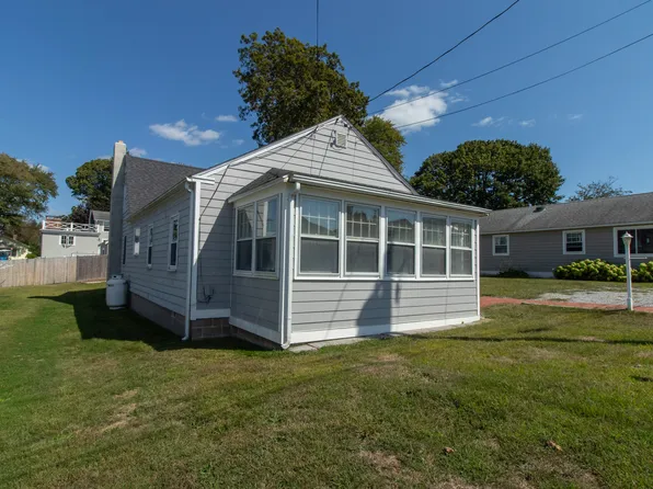 38 Mohican Rd, Old Saybrook, CT 06475