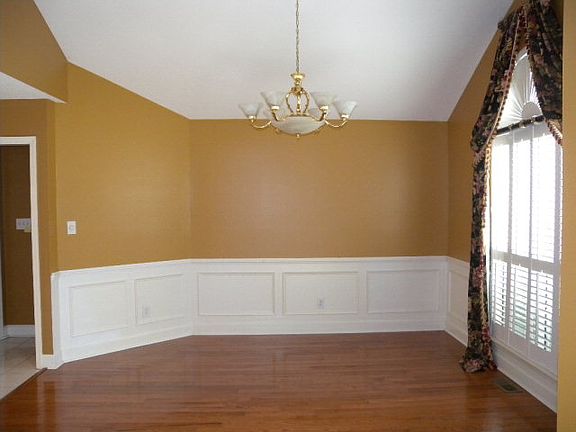 3rd image of 892 Deerwood Cir