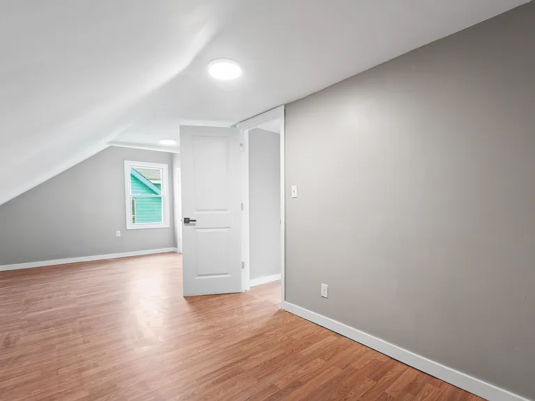 337 Leslie St #2 — Photo 13