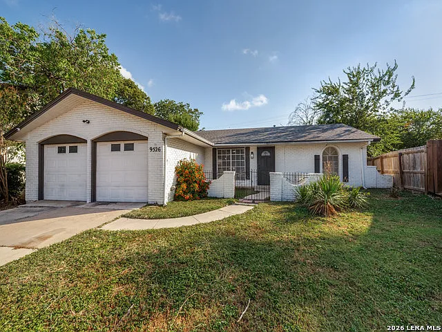 3 bed, 2.0 bath, 1267 sqft, $2,200 — Photo 2