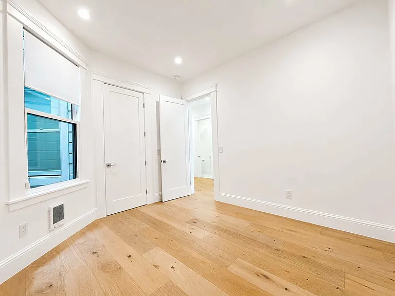 572 Chestnut St — Photo 19