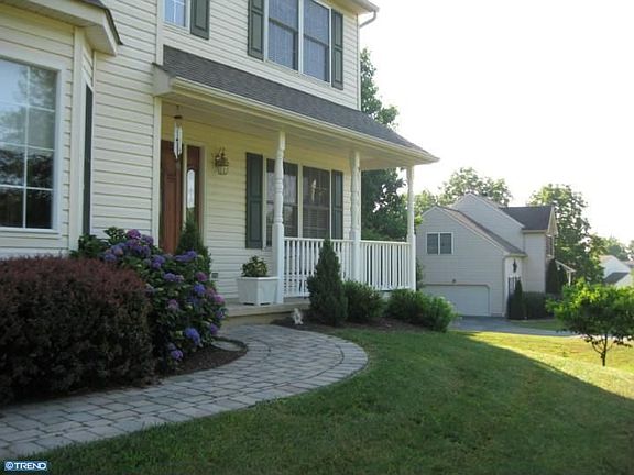 2nd image of 194 Horseshoe Ln