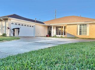 5702 Arncliffe Dr, Houston, TX 77088