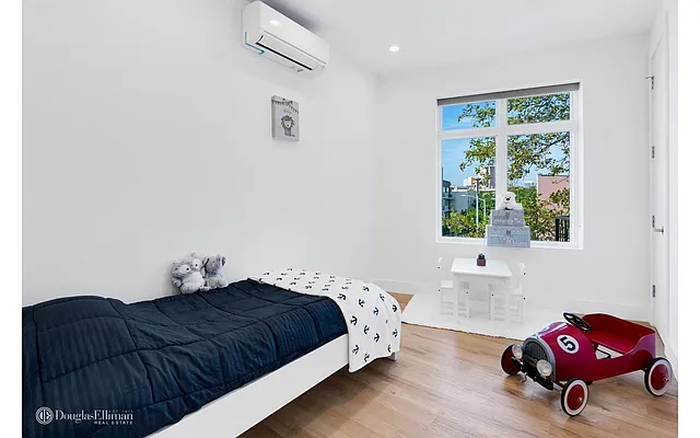 Rented by Douglas Elliman | media 19