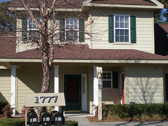 Front view of Townhome