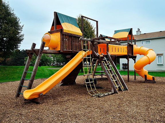 5th image of 6251 Village Green Cir #7