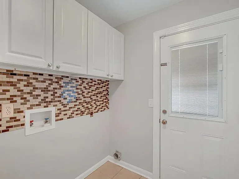 903 Teal Ct — Photo 7