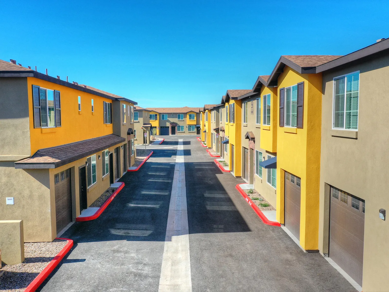 San Vicente Townhomes — Photo 2
