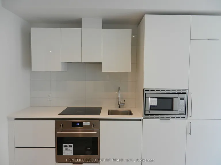230 Simcoe St #1333 — Photo 8