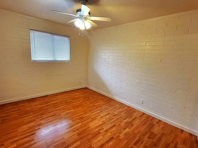 913 E Spence Ave — Photo 13