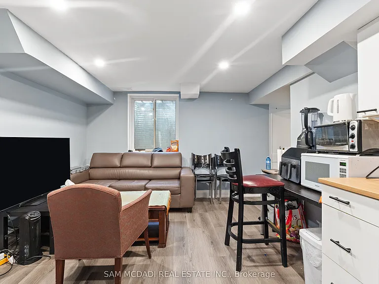 1527 Chiddingstone Cir #A — Photo 5