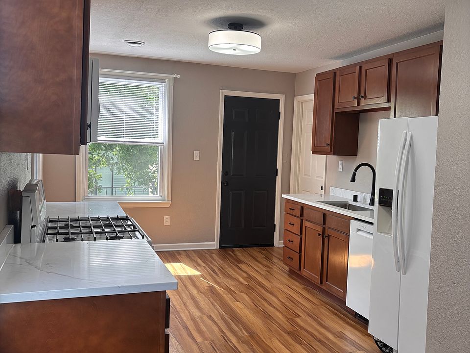 1st image of 2837 N Palmer St #A