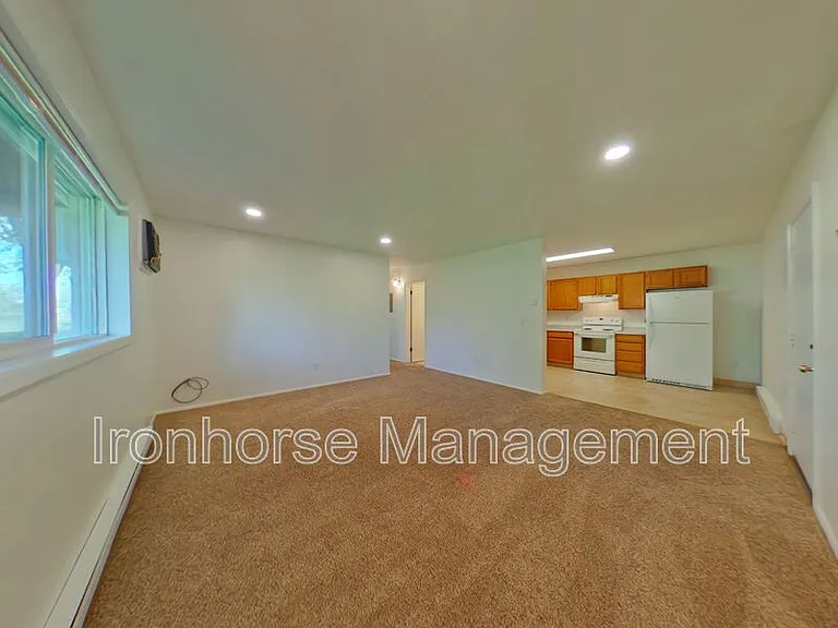 809 W Villard St #44 — Photo 3