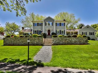 8 Heather Dr, Milton, MA 02186