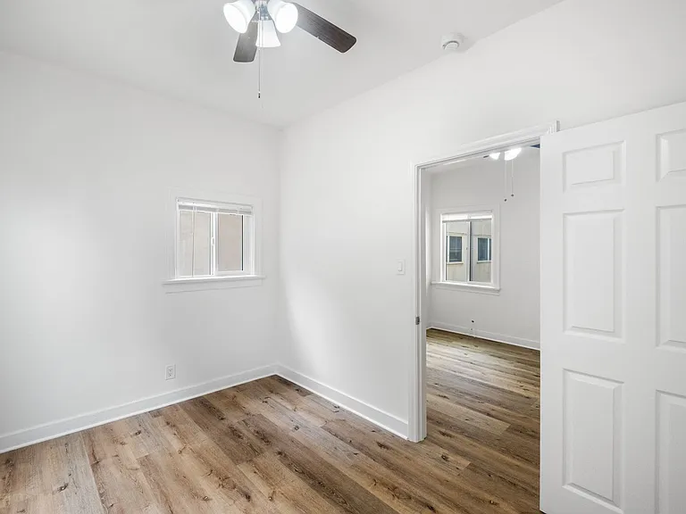 1623 N Mariposa — Photo 66