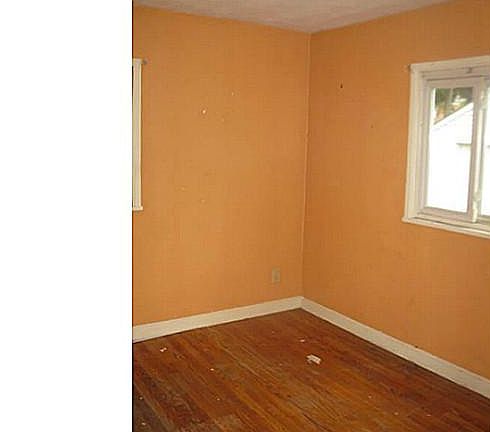 3rd image of 77 Lawrence St