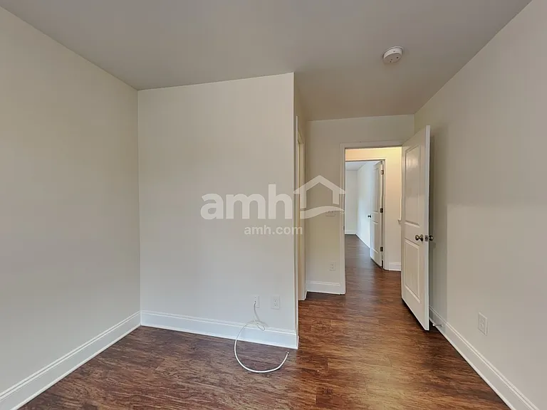 134 McBee St — Photo 17