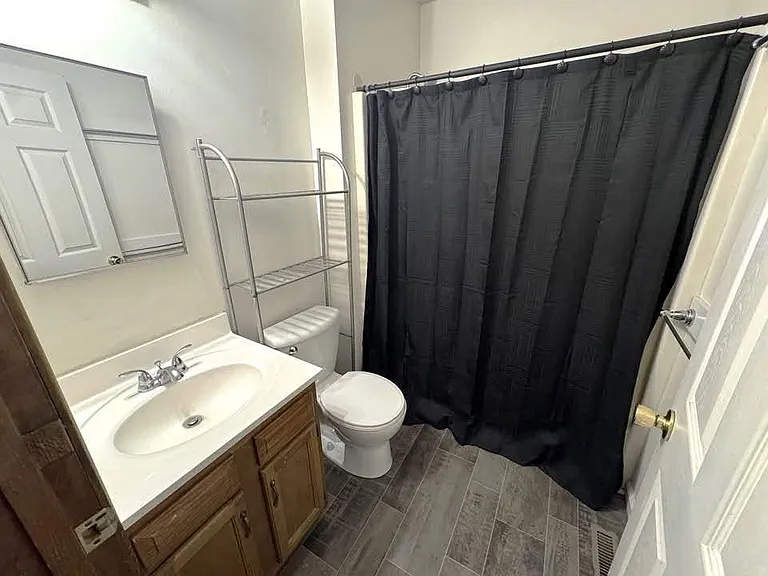 115 Southview Dr — Photo 3