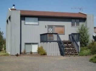64770 Horseman Ln, Bend, OR 97701