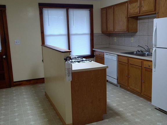 Large kitchen, gas oven