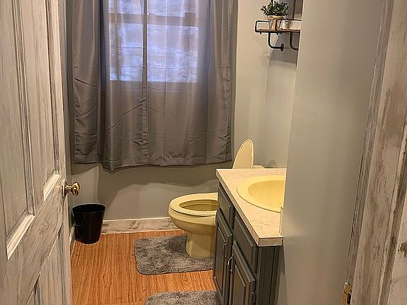 2nd image of 23 Glen St