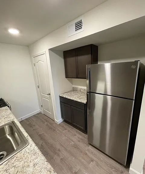 2-Bedroom Updated Kitchen
