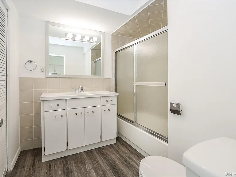 75 Maxwell Ave #B — Photo 12