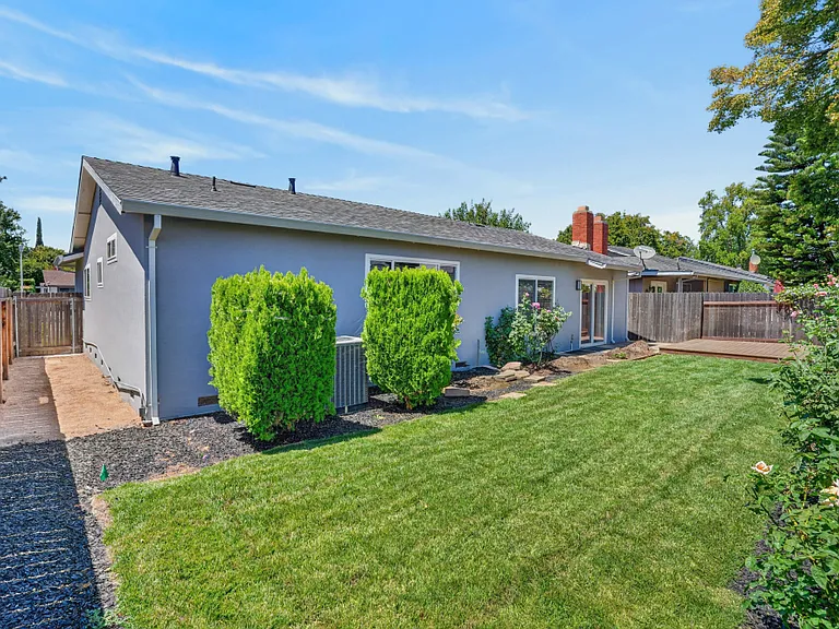 2833 Sandbrook Ct — Photo 16
