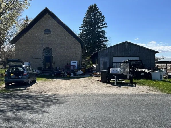 N1807 Saint Peters Rd, Kewaunee, WI 54216