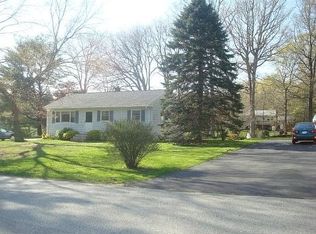 107 Berry Ln, Colchester, CT 06415