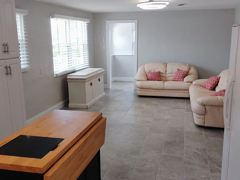 11 Ocean Breeze Cir — Photo 4