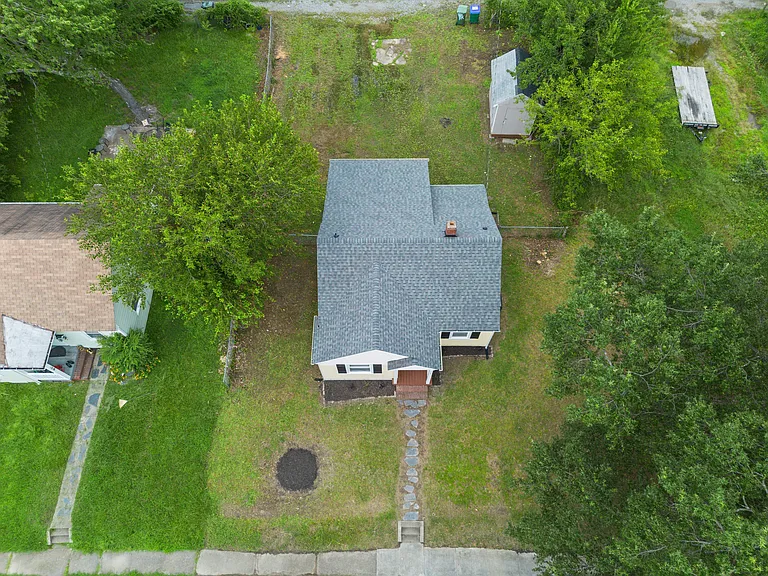 504 Pelham Dr — Photo 23