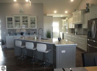 3245 Paddock Ln, Mount Pleasant, MI 48858