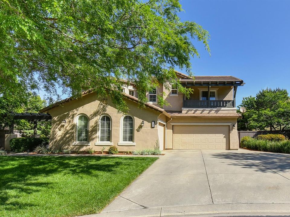 1st image of 745 Anna Pl